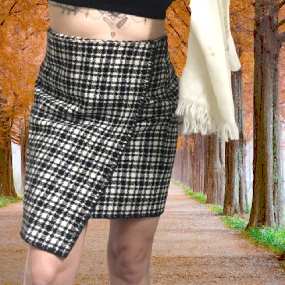 Houndstooth wool skirt